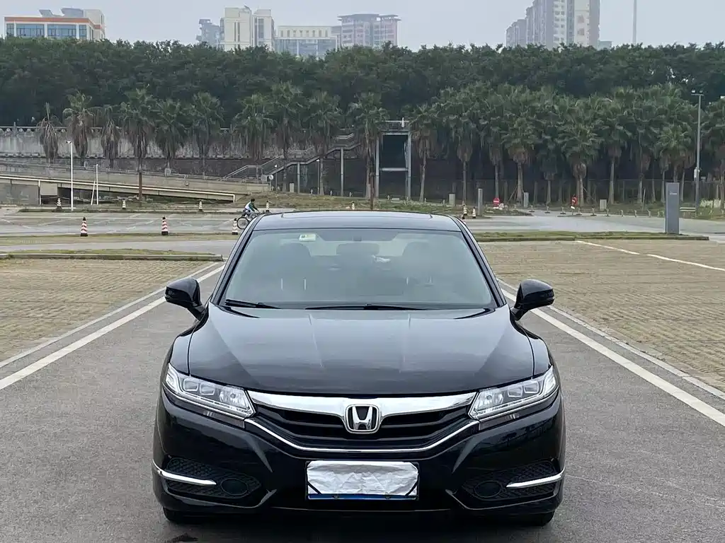 Honda Spirior 2018 — фото 1