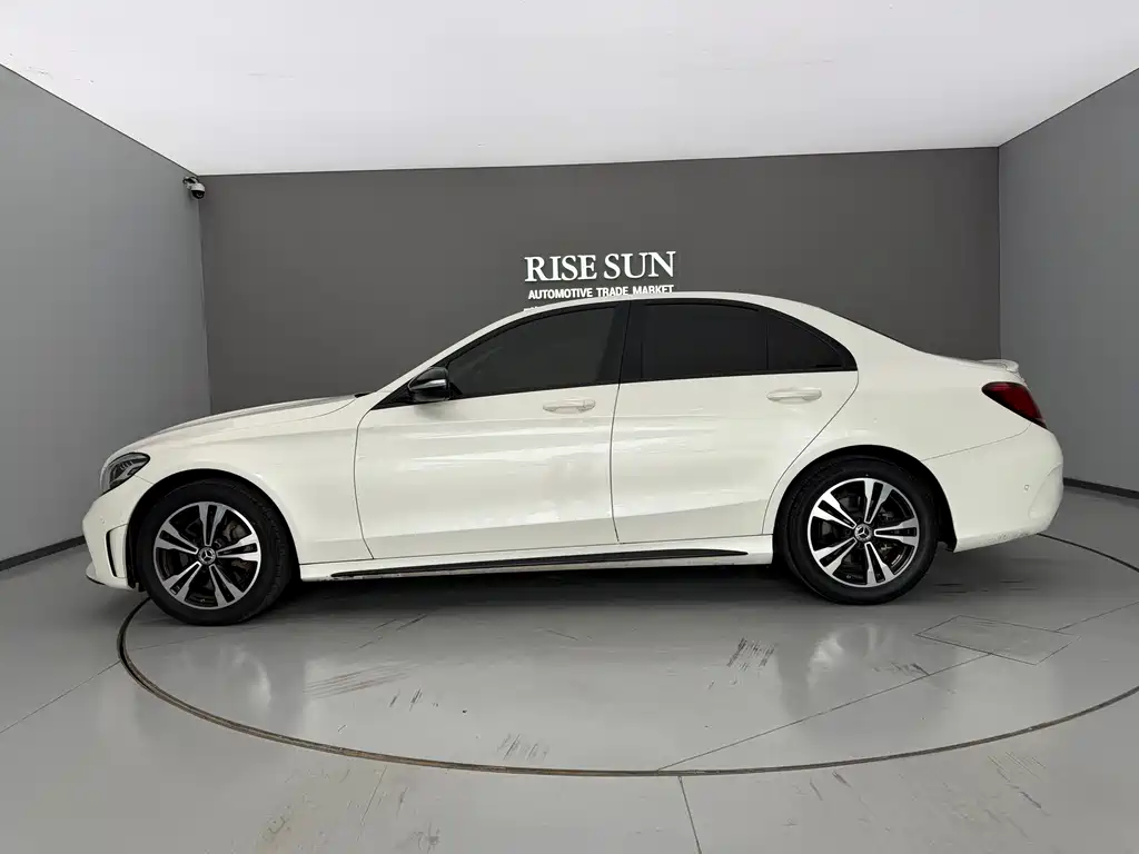 Mercedes-Benz C-Class 2020 — фото 4
