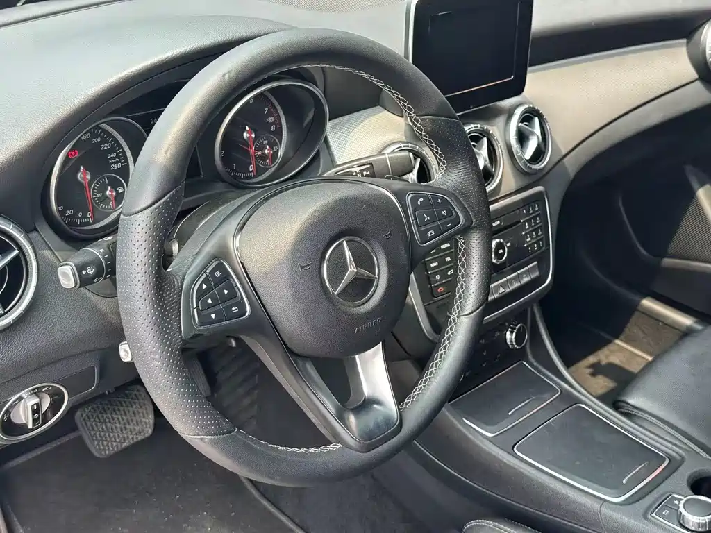 Mercedes-Benz CLA 2017 — фото 16