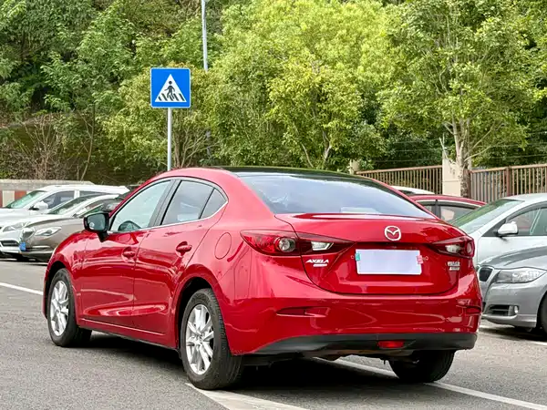 Mazda 3 Axela 2016