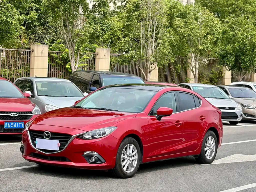 Mazda 3 Axela 2016 — фото 1