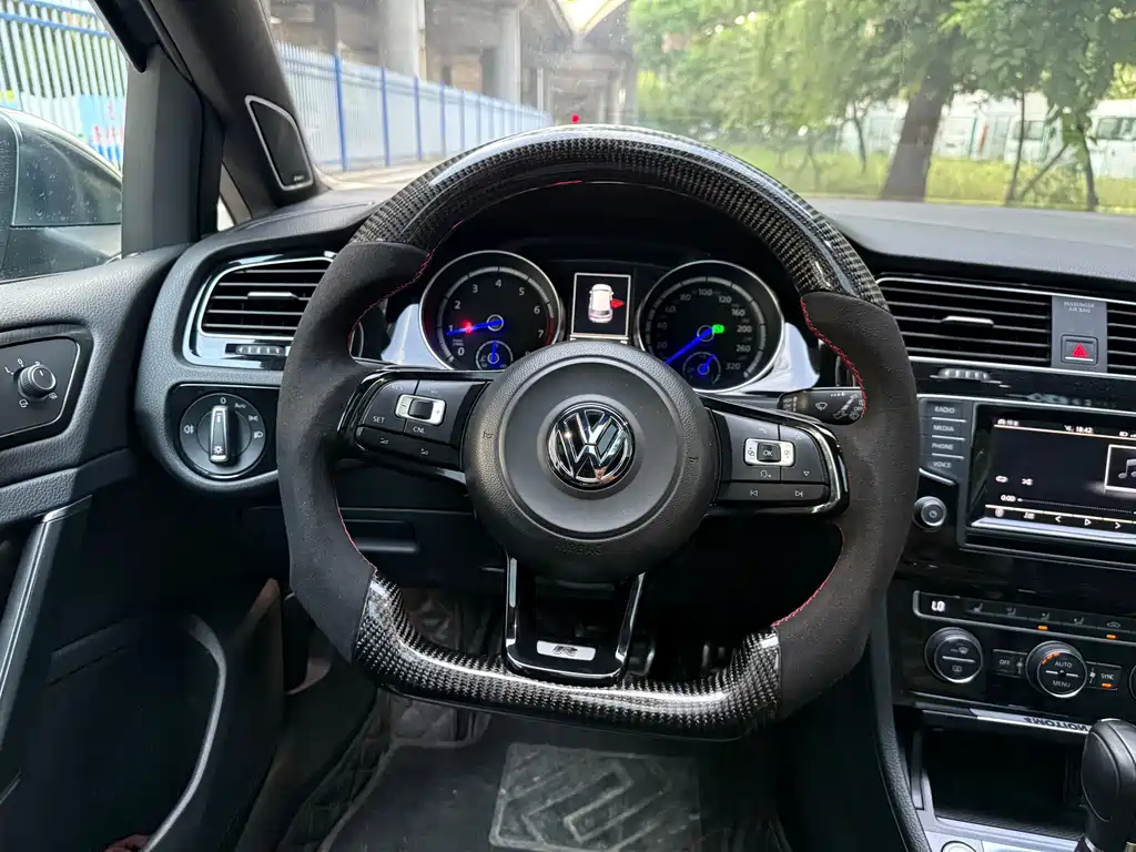 Volkswagen Golf 2017 — фото 13