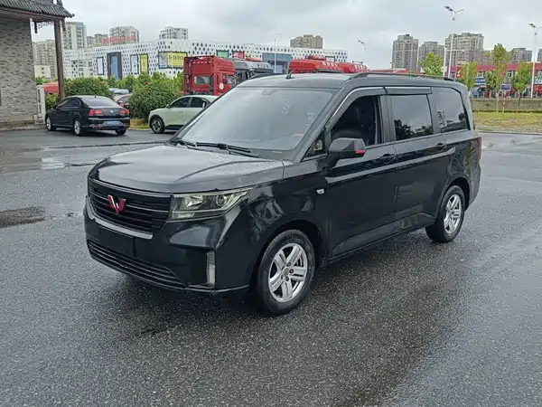 Wuling Hongguang PLUS 2019