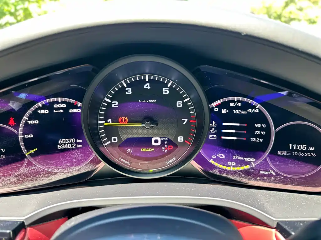 Porsche Cayenne Hybrid 2022 — фото 16