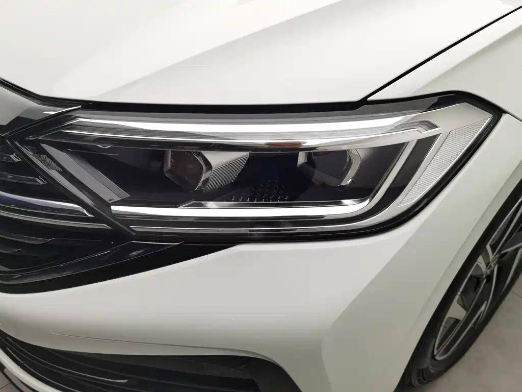 Volkswagen Sagitar 2025