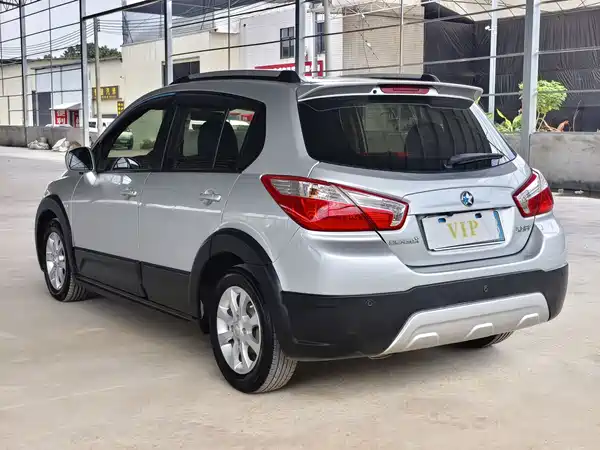 Venucia R50X 2014