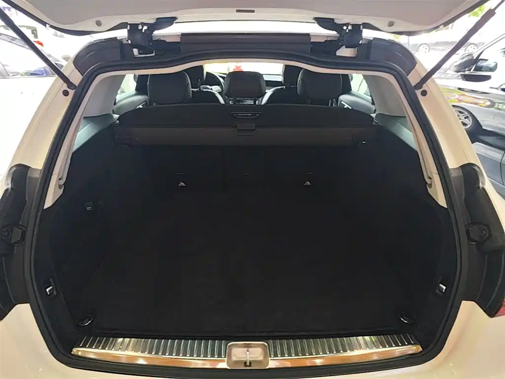 Mercedes-Benz C-Class 2020 — фото 19