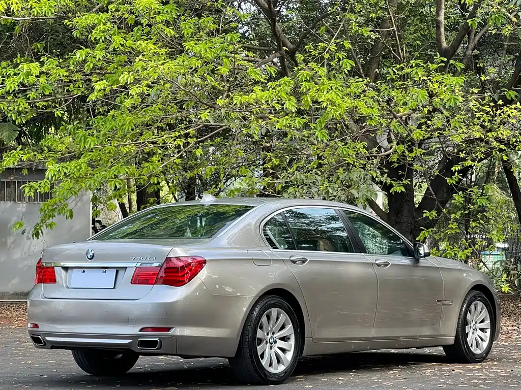 BMW 7 Series 2011 — фото 4