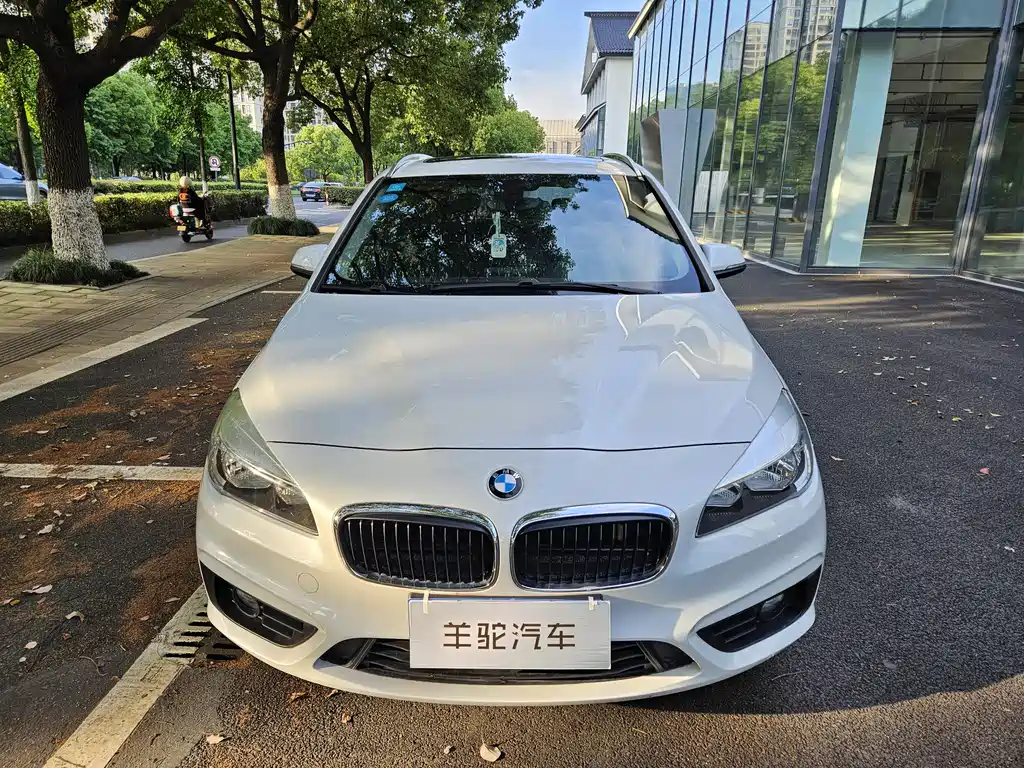 BMW 2 Series Active Tourer 2017 — фото 2