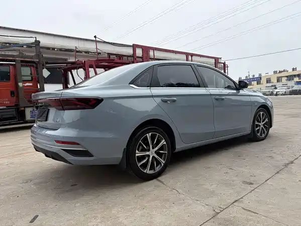 Geely Emgrand 2023