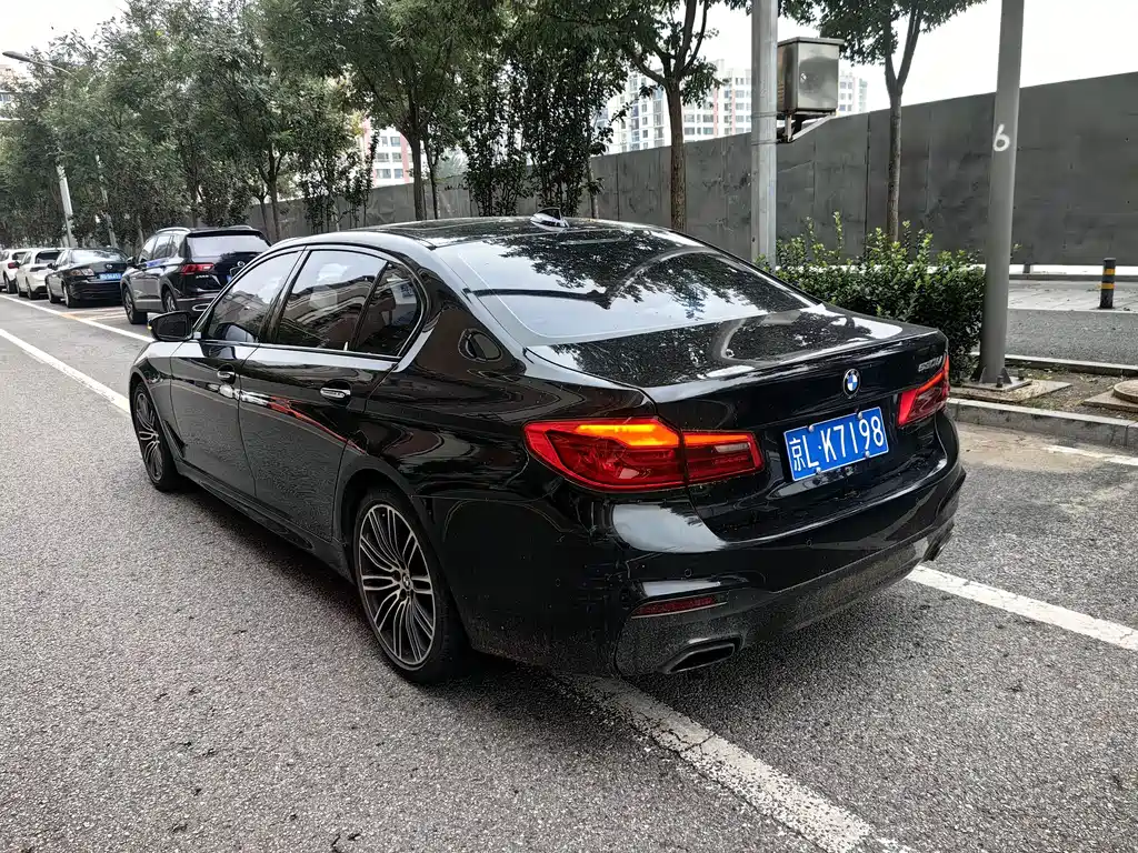 BMW 5 Series 2018 — фото 3