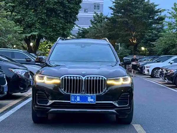 BMW X7 2021