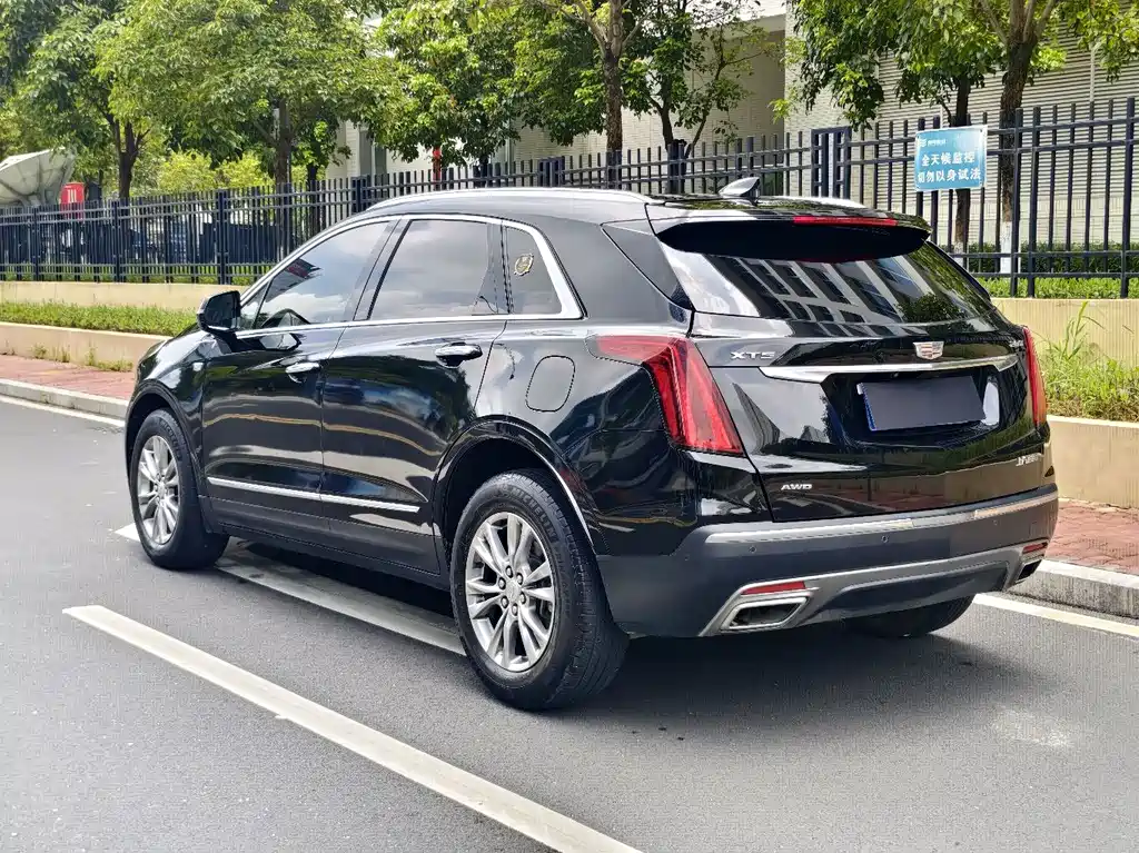Cadillac XT5 2021 — фото 5