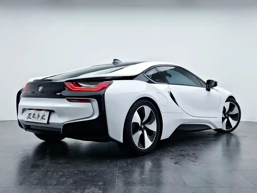 BMW i8 2017 — фото 21