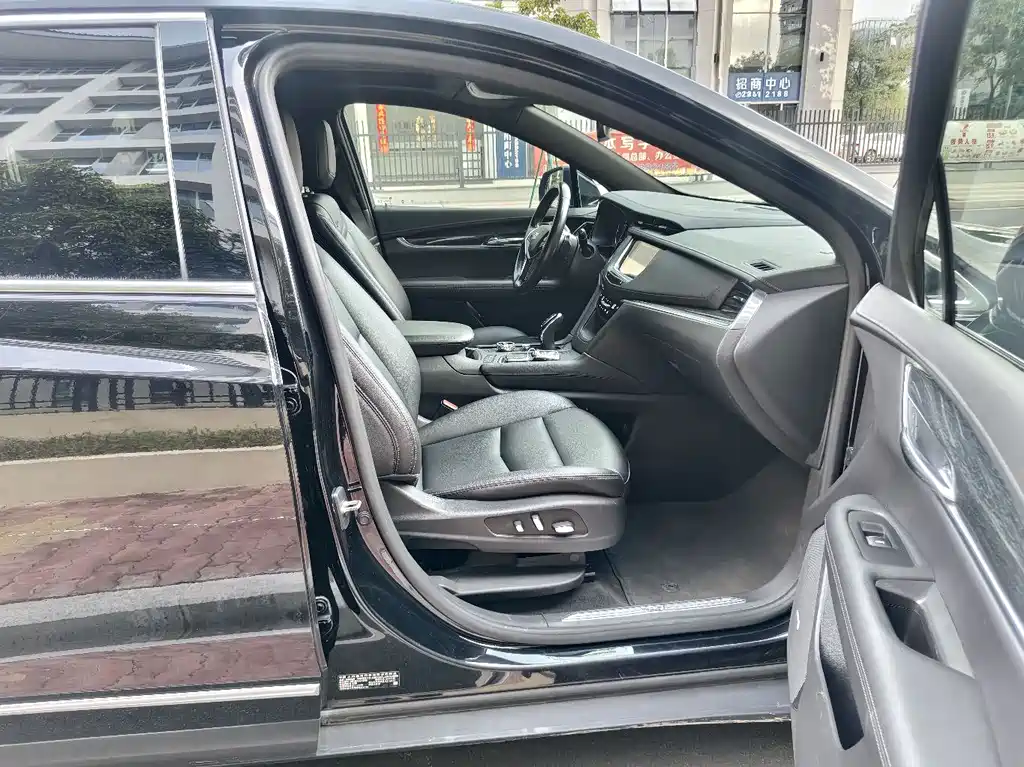 Cadillac XT5 2021 — фото 13