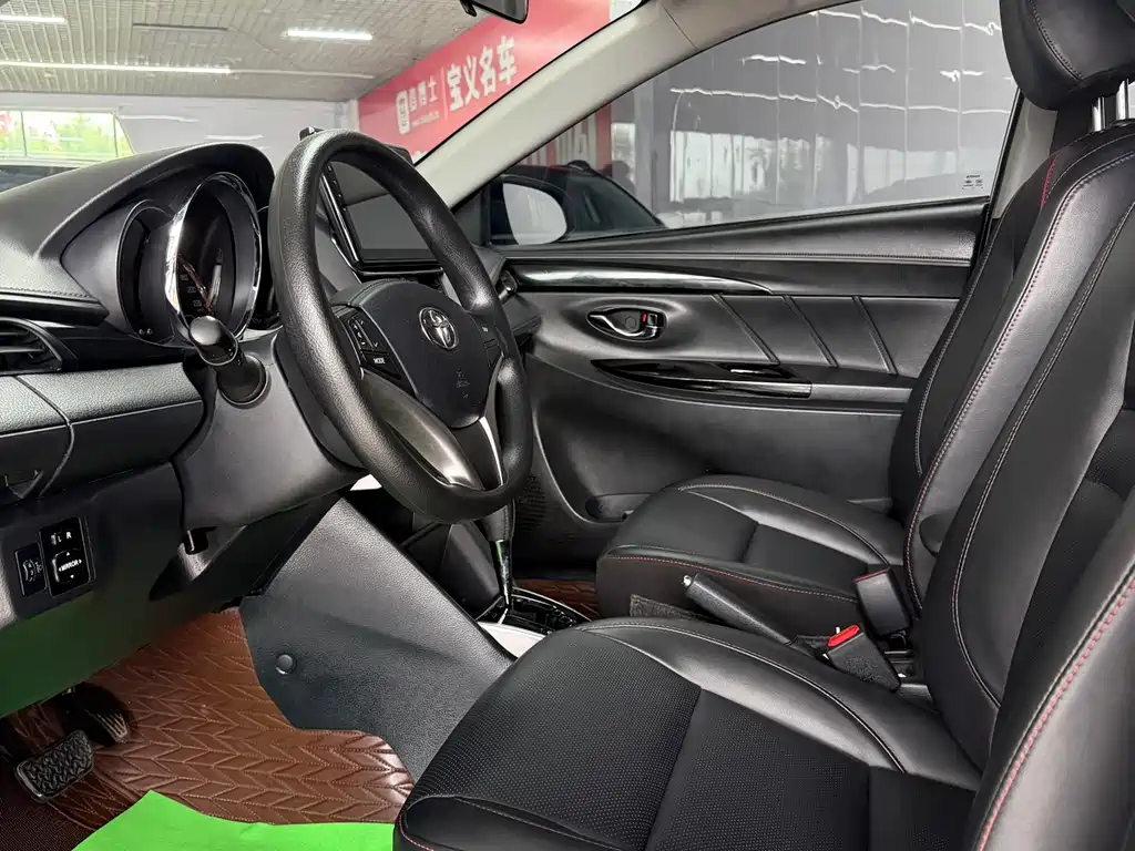 Toyota Yaris L 2022 — фото 8