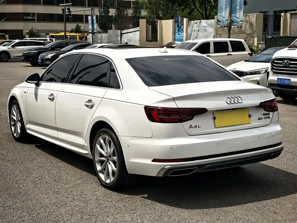 Audi A4L 2020 — фото 11