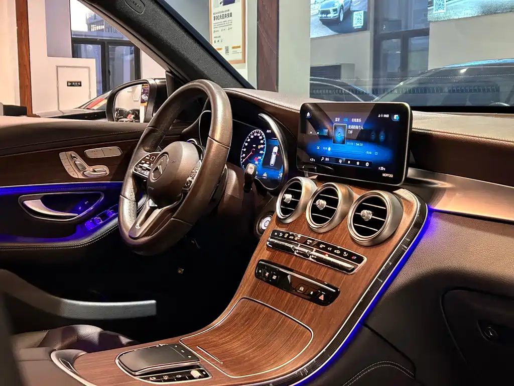 Mercedes-Benz GLC 2020 — фото 29