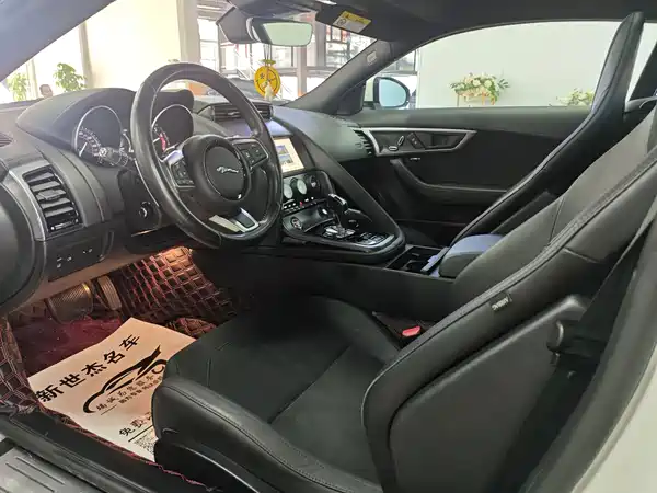 Jaguar F-TYPE 2018