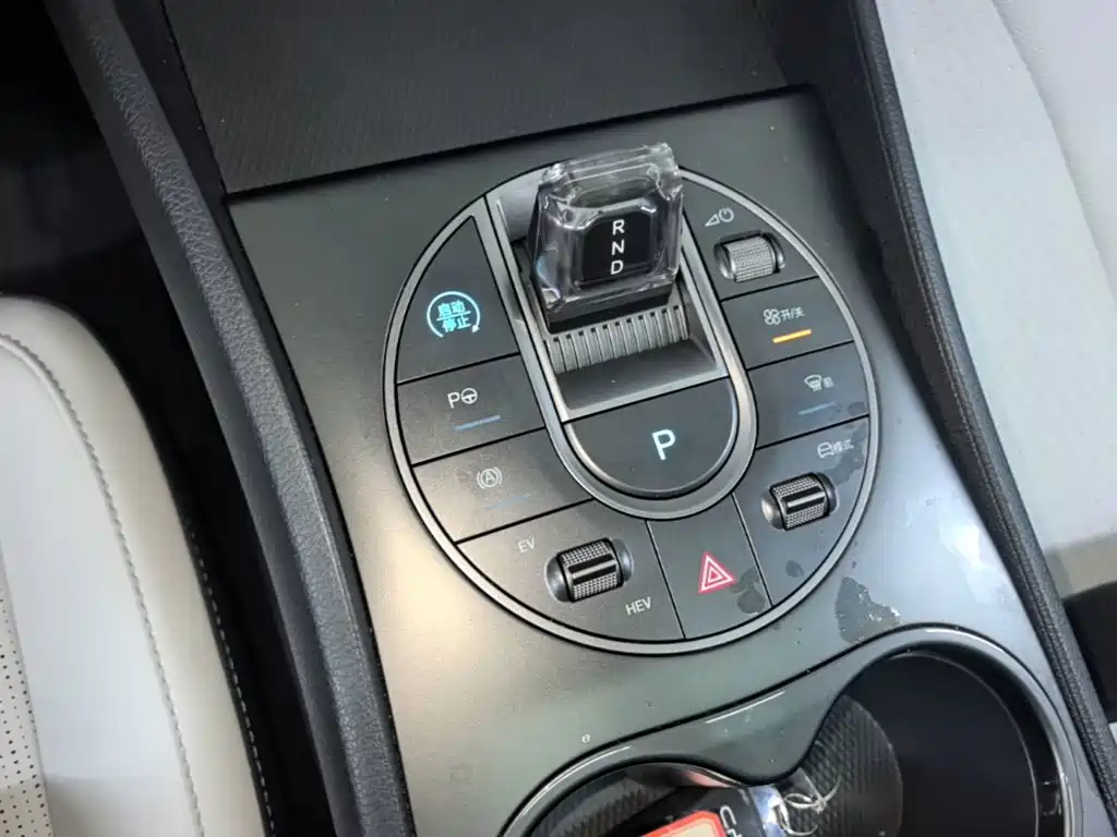 BYD Seal 05 DM-i 2025 — фото 14
