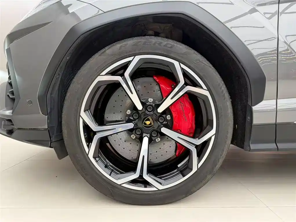 Lamborghini Urus 2022 — фото 14