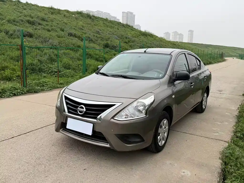 Nissan Sunny 2016 — фото 1