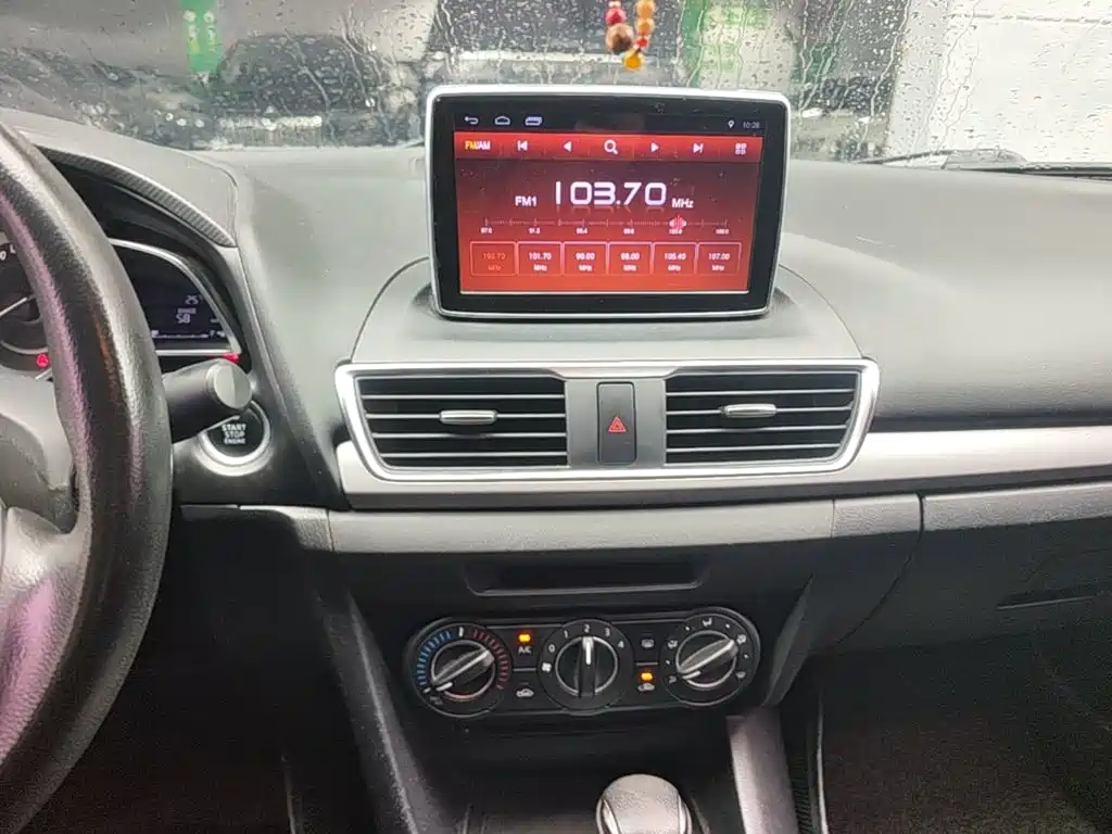 Mazda 3 Axela 2016 — фото 13