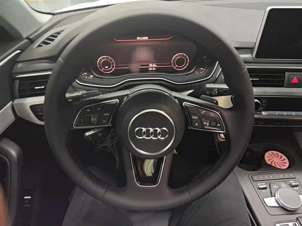 Audi A4L 2018 — фото 11
