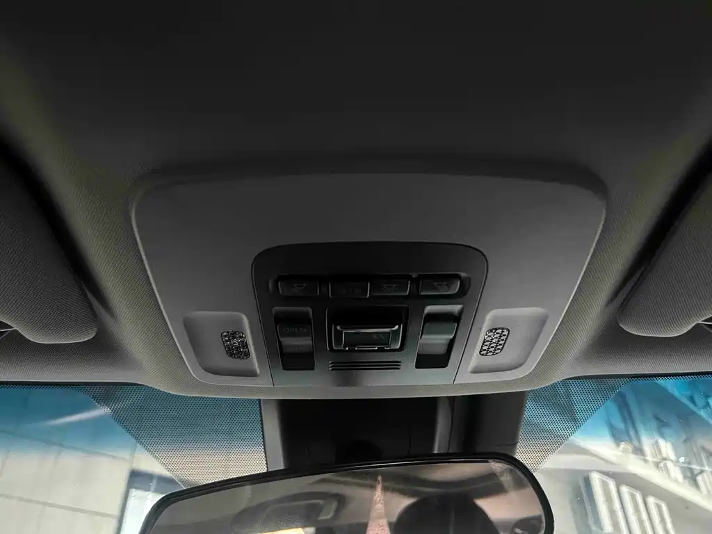 Toyota Camry 2022 — фото 11