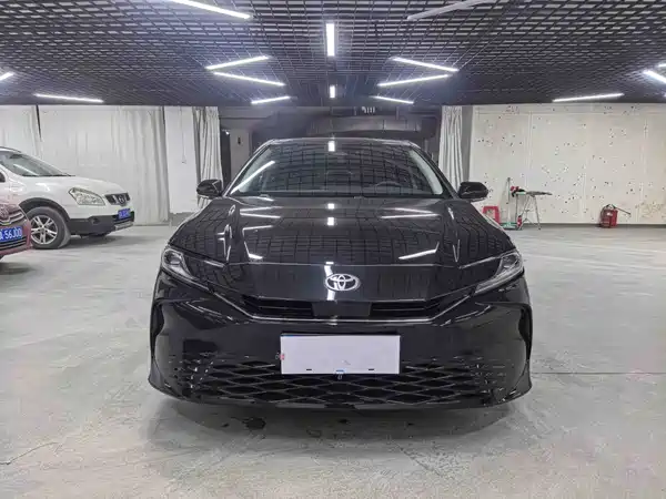 Toyota Camry 2025