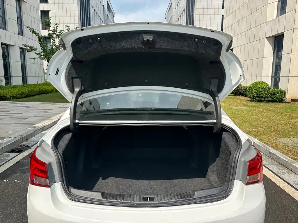 Buick Verano 2018 — фото 26