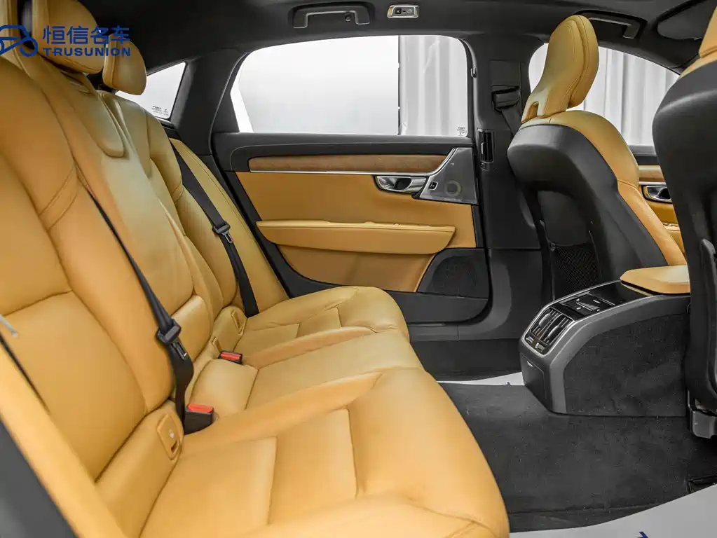 Volvo S90 2018 — фото 15