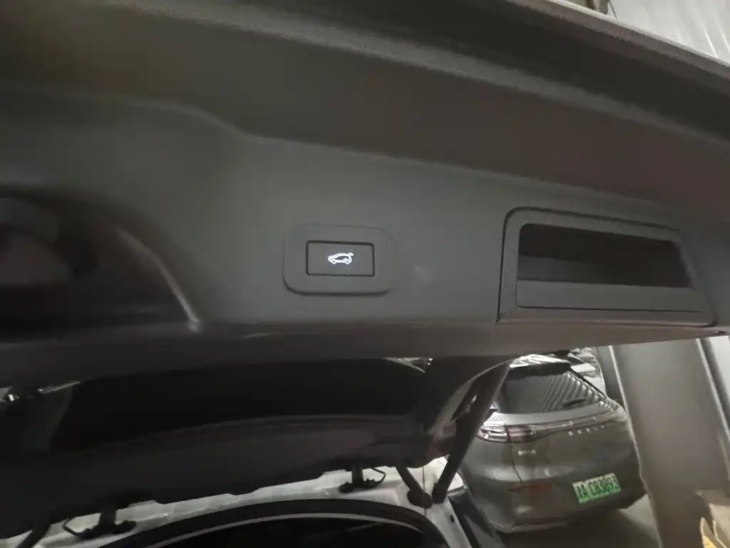 Land Rover Evoque PHEV 2024 — фото 18