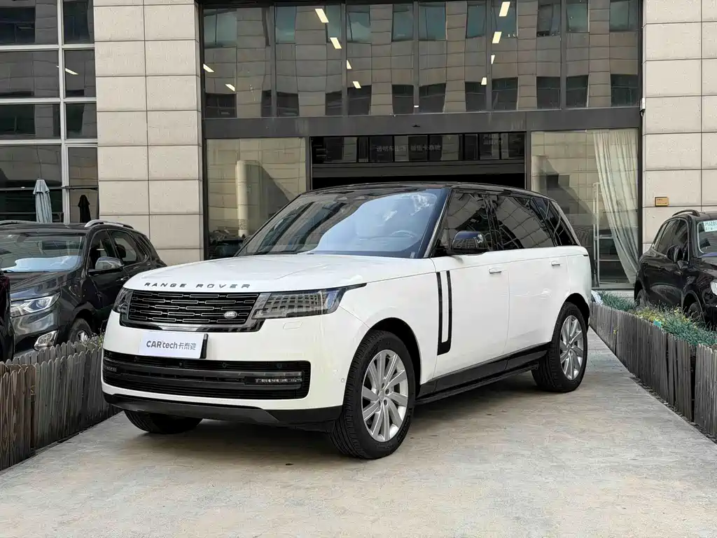 Land Rover Range Rover 2024 — фото 1