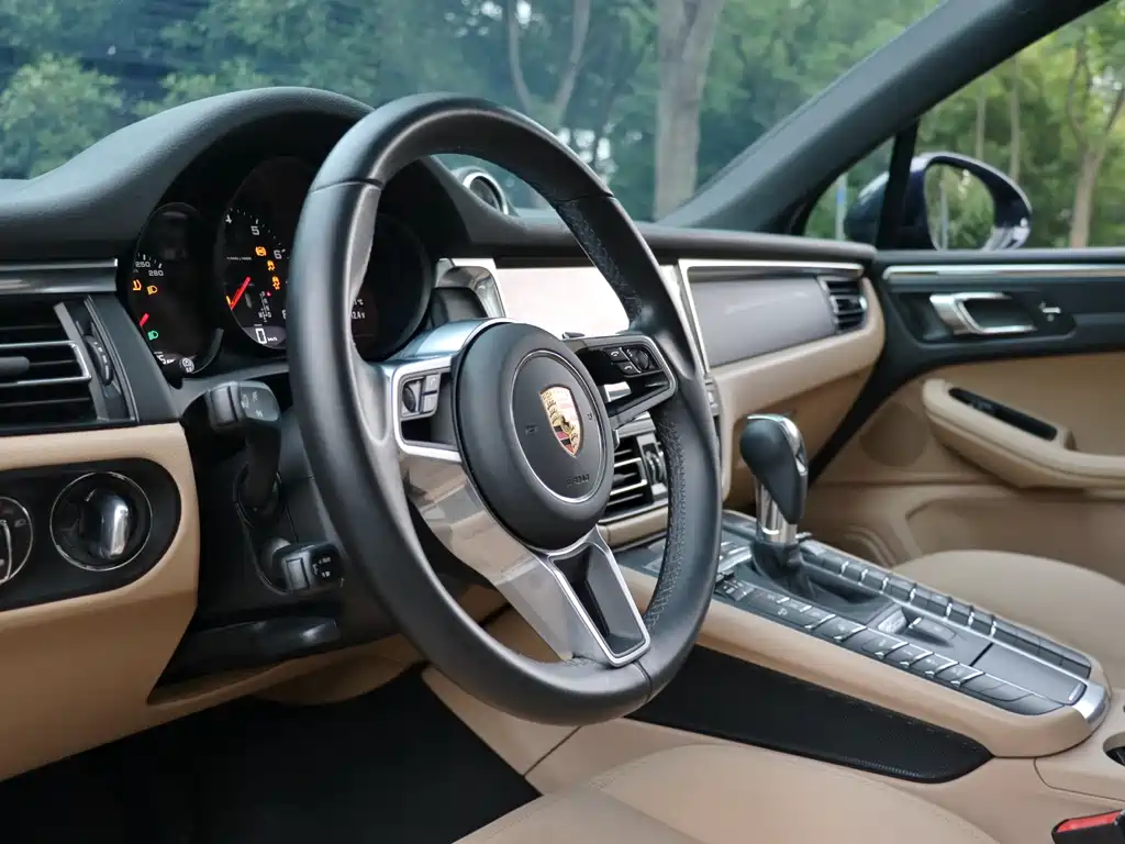 Porsche Macan 2021 — фото 23