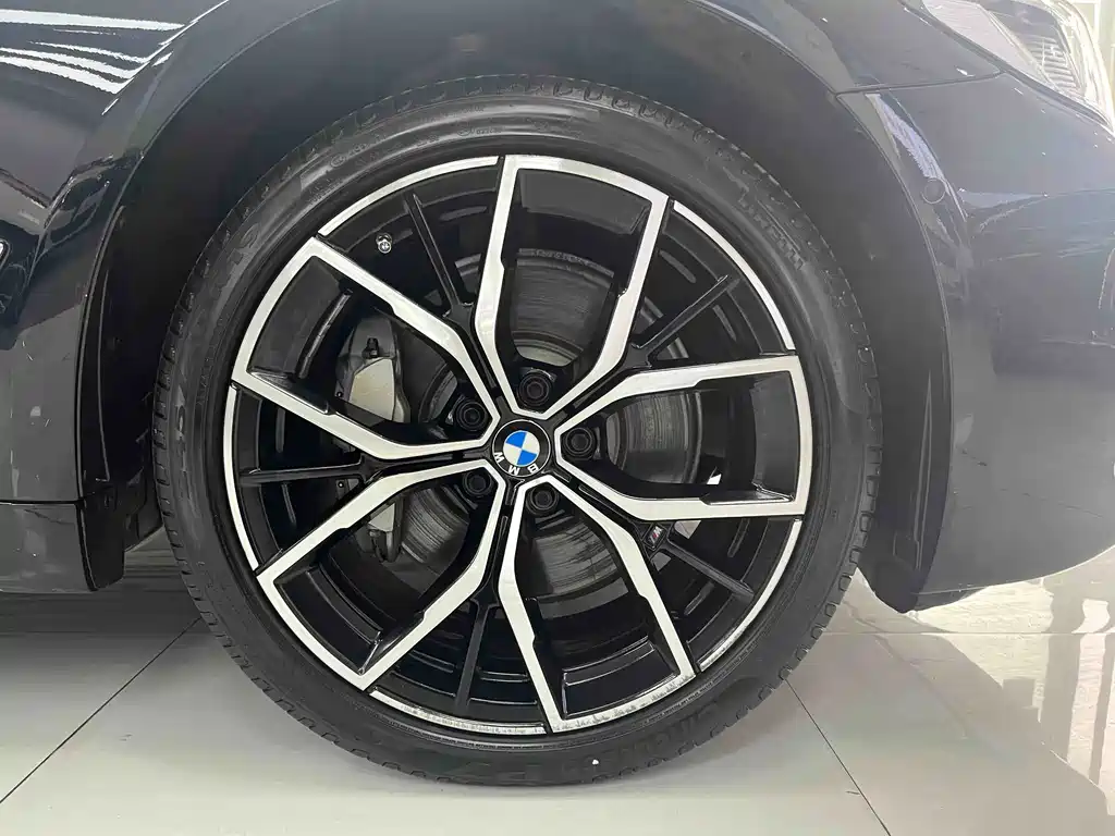 BMW 5 Series 2023 — фото 17