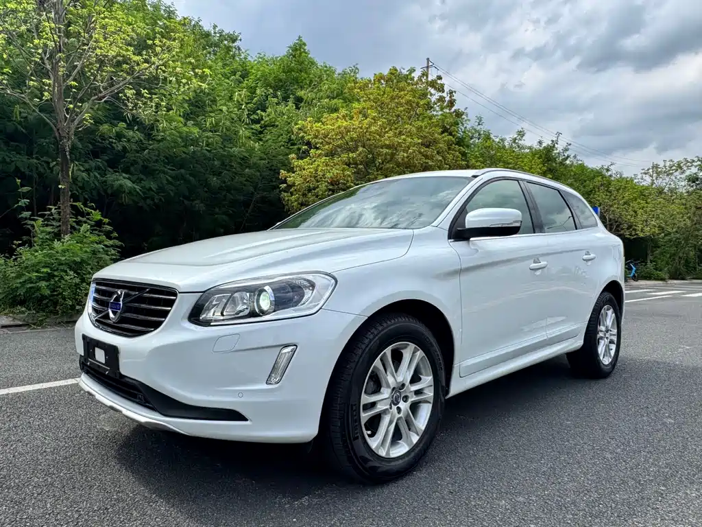 Volvo XC60 2016 — фото 1