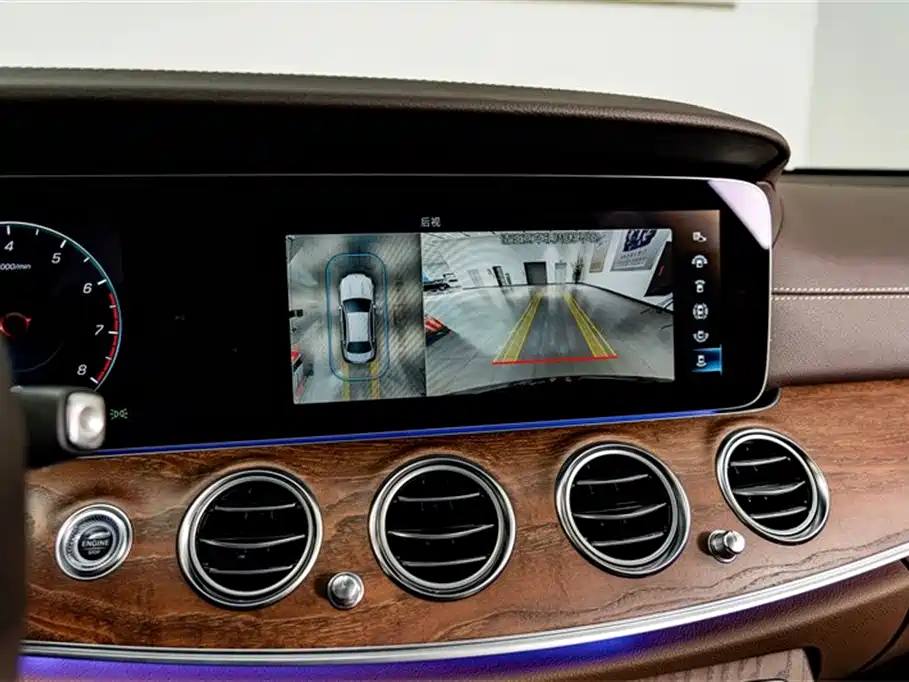Mercedes-Benz E-Class 2023 — фото 11