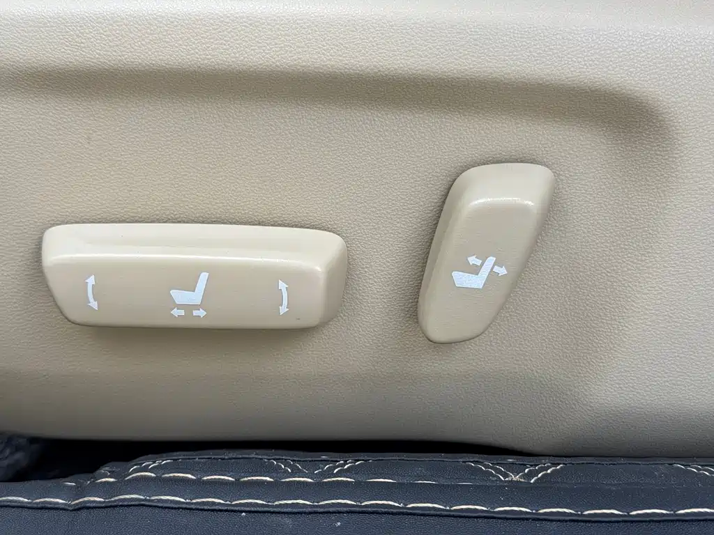 Toyota Camry 2017 — фото 18