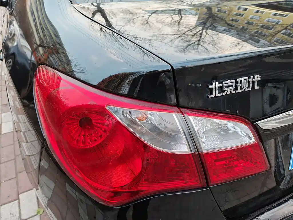 Hyundai Elantra 2015 — фото 14