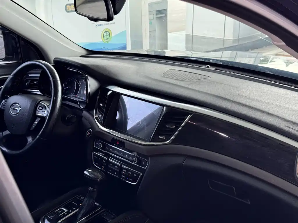 GAC Trumpchi GS8 2017 — фото 9