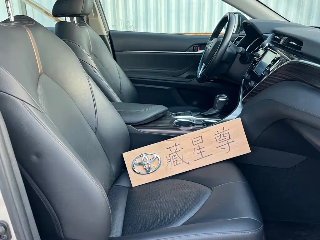 Toyota Camry 2019 — фото 32