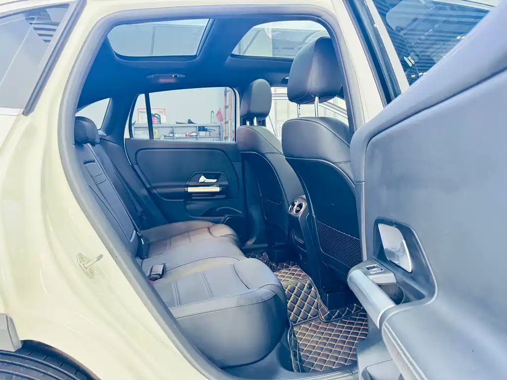 Mercedes-Benz GLA 2023 — фото 8