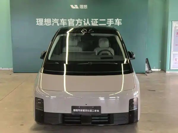 Li Auto MEGA 2024