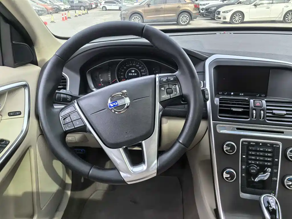 Volvo XC60 2014 — фото 13