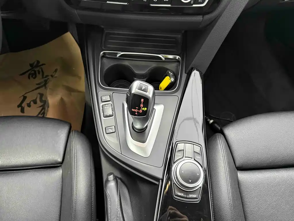 BMW 3 Series GT 2018 — фото 12