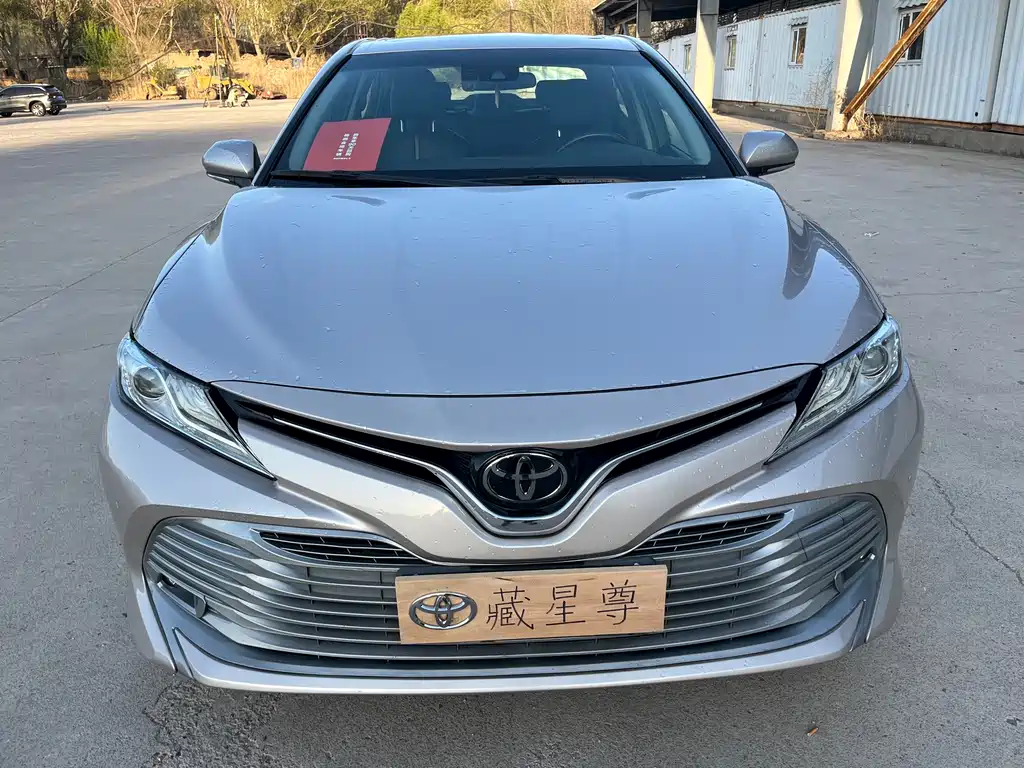 Toyota Camry 2019 — фото 4