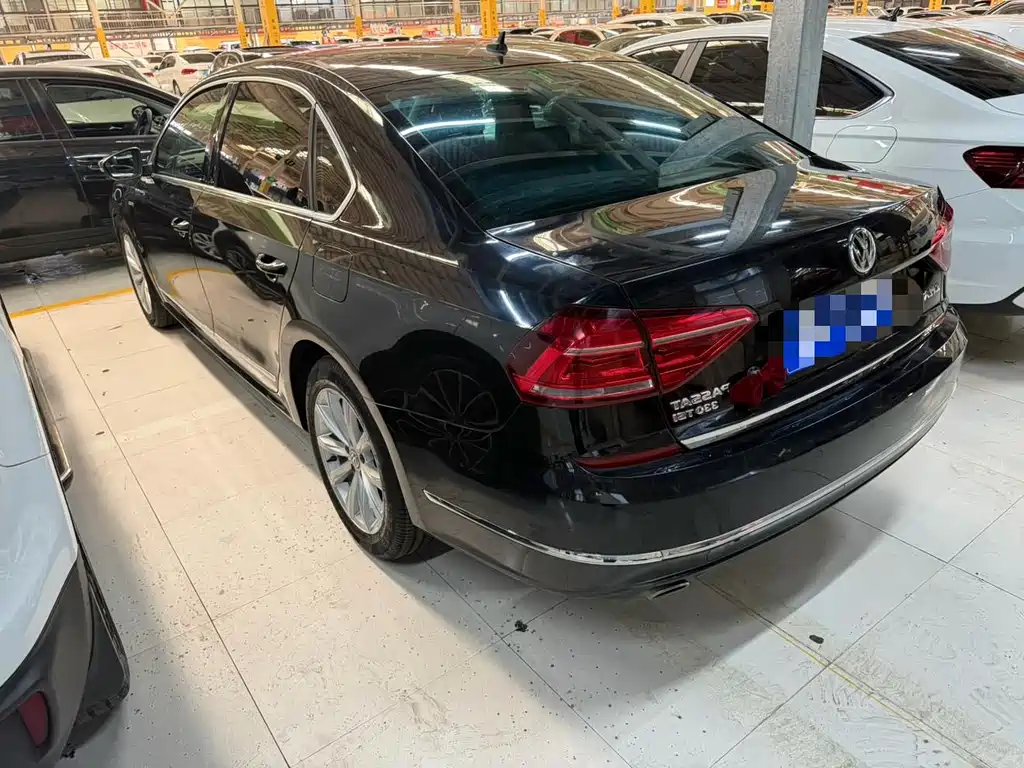 Volkswagen Passat 2020 — фото 12