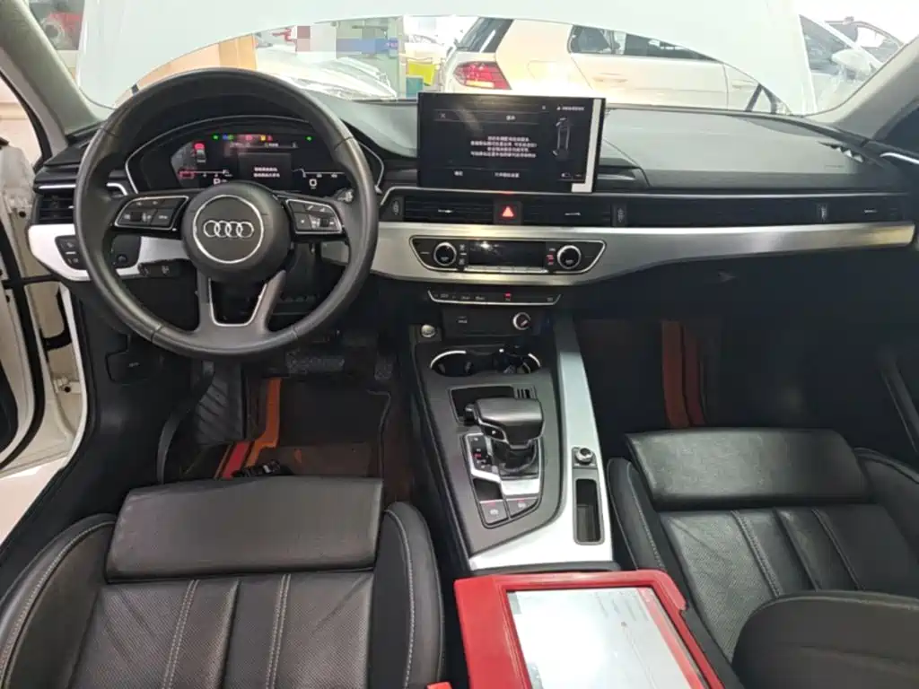 Audi A4L 2023 — фото 10