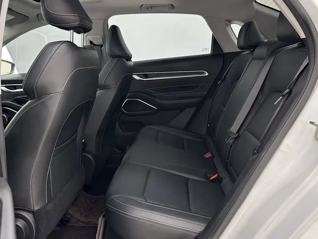 Geely Emgrand 2023
